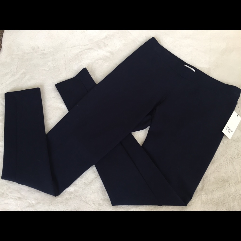 Crown and Ivy Navy Leggings